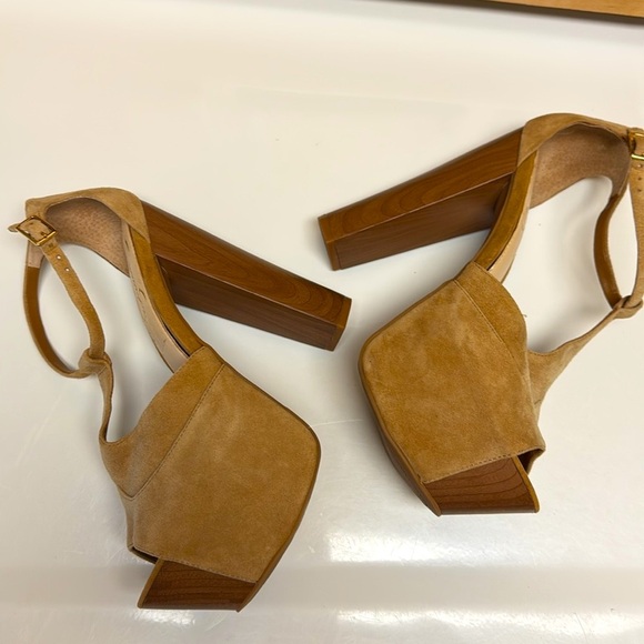 Jessica Simpson platform heels - Picture 5 of 9